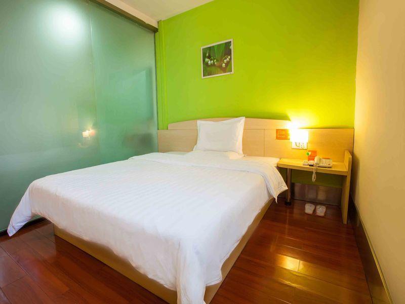7 Days Inn Ухань Екстер'єр фото